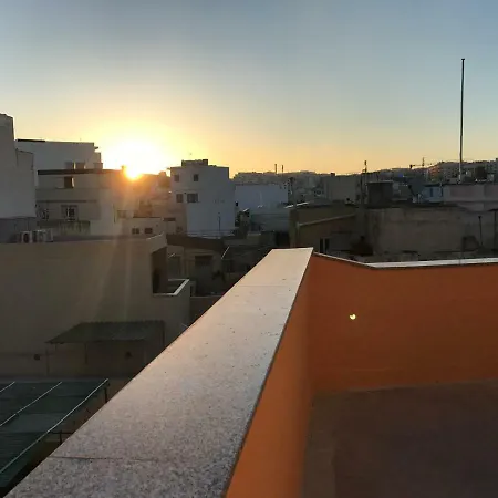 Studio Penthouse Near Valletta Apartmán Msida